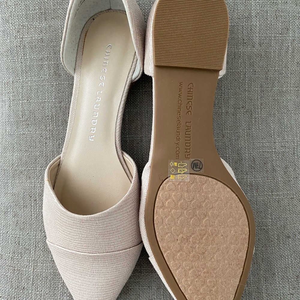 NEW Chinese Laundry Flats